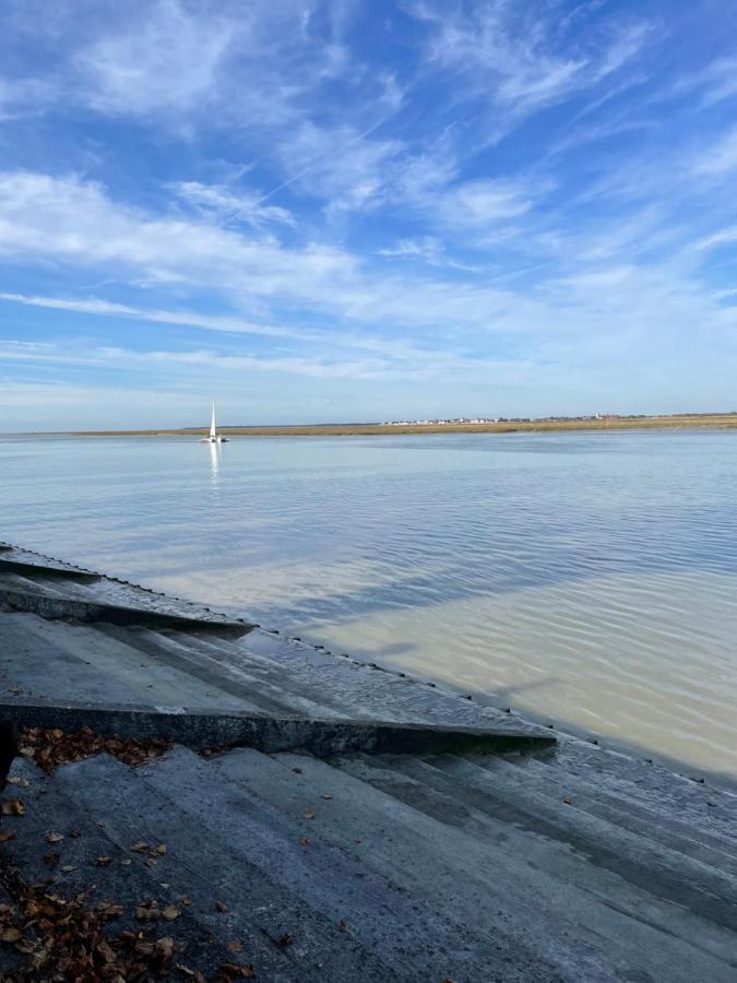 Vila Cap Sur Saint-Val Exteriér fotografie